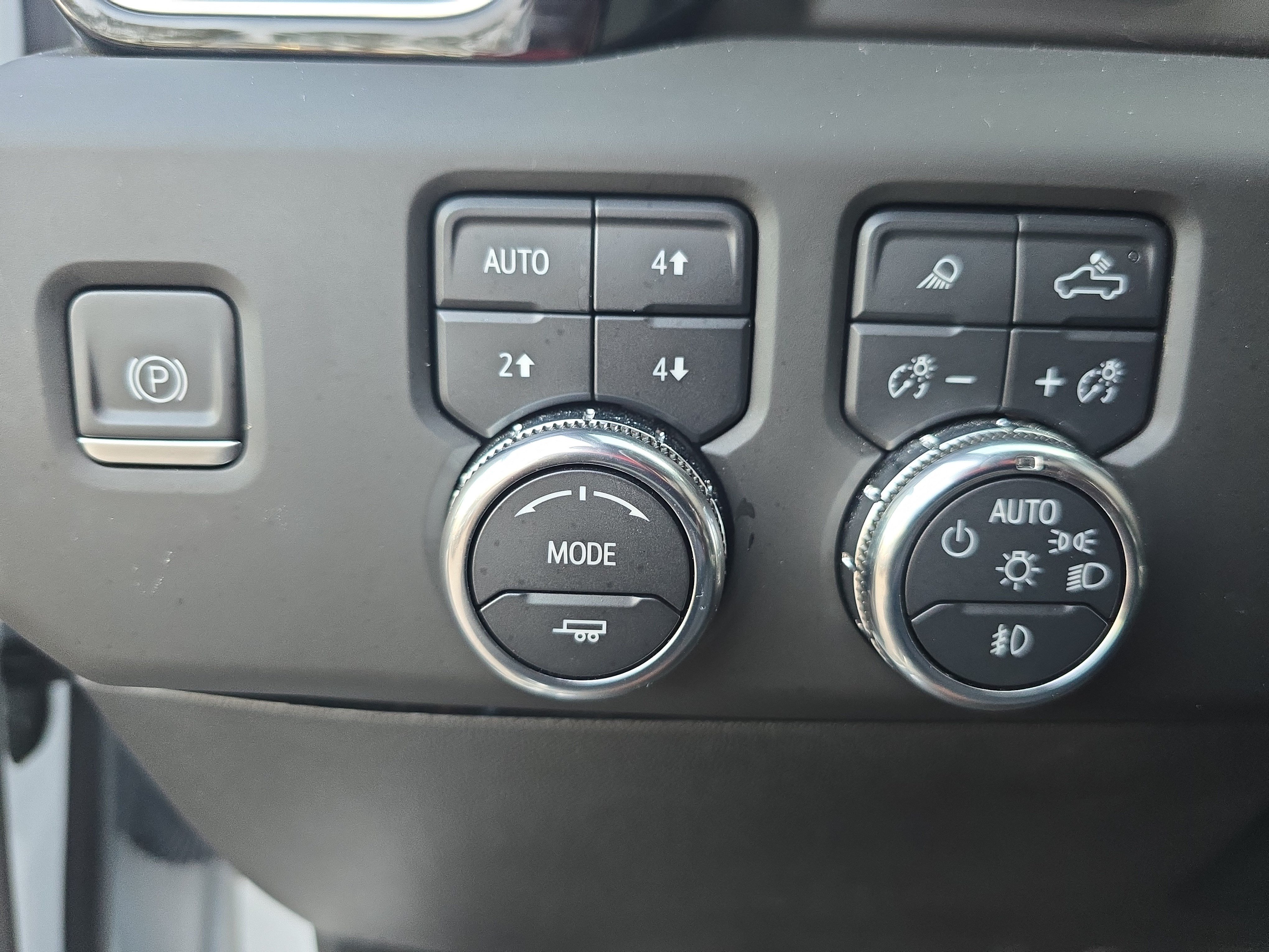Used 2024 GMC Sierra 2500 Denali w/ Denali Reserve Package AWD/4WD image 25