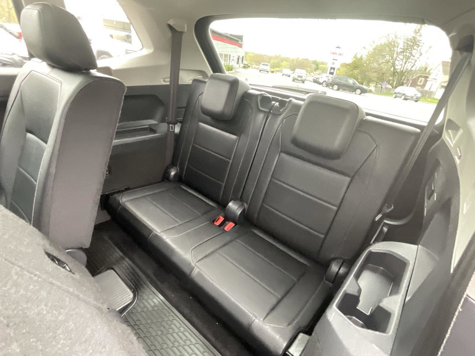 Used 2020 Volkswagen Tiguan SE w/ Panoramic Sunroof Package AWD/4WD image 13