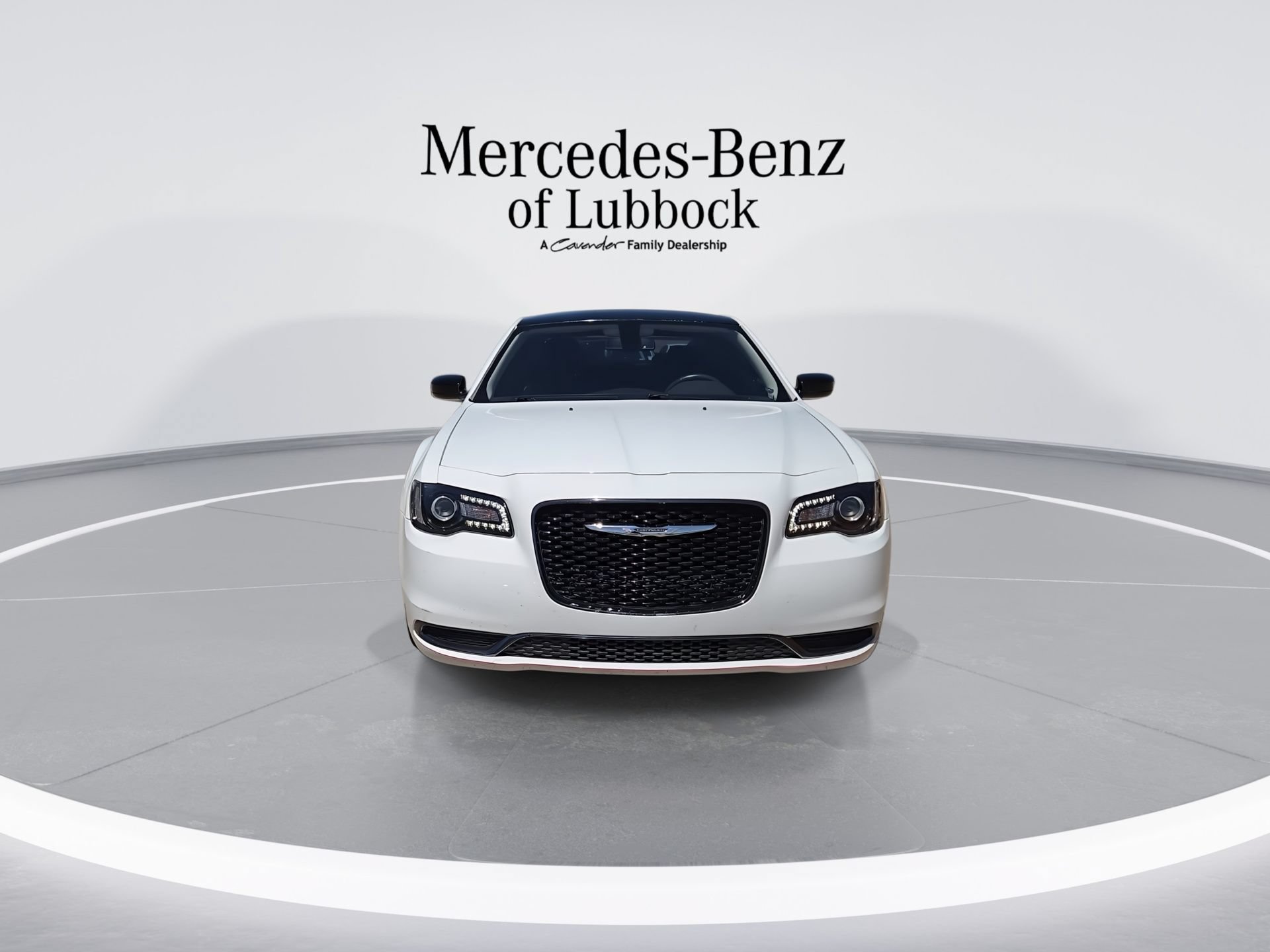 Used 2019 Chrysler 300 Touring w/ Sport Appearance Package RWD image 3