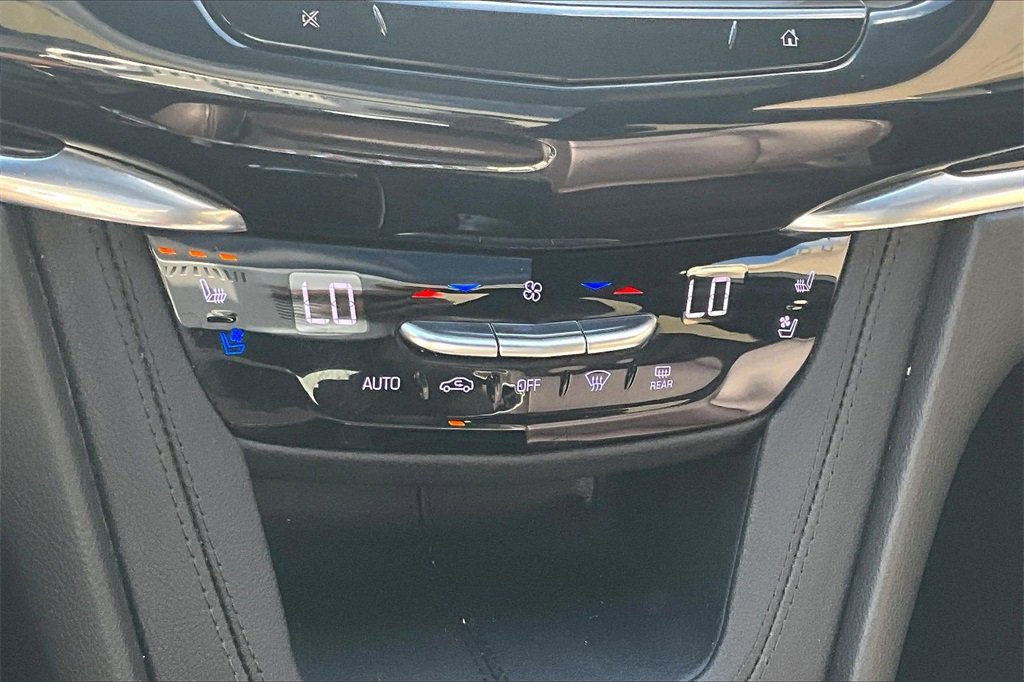 Used 2022 Cadillac XT6 Premium Luxury w/ Technology Package image 15