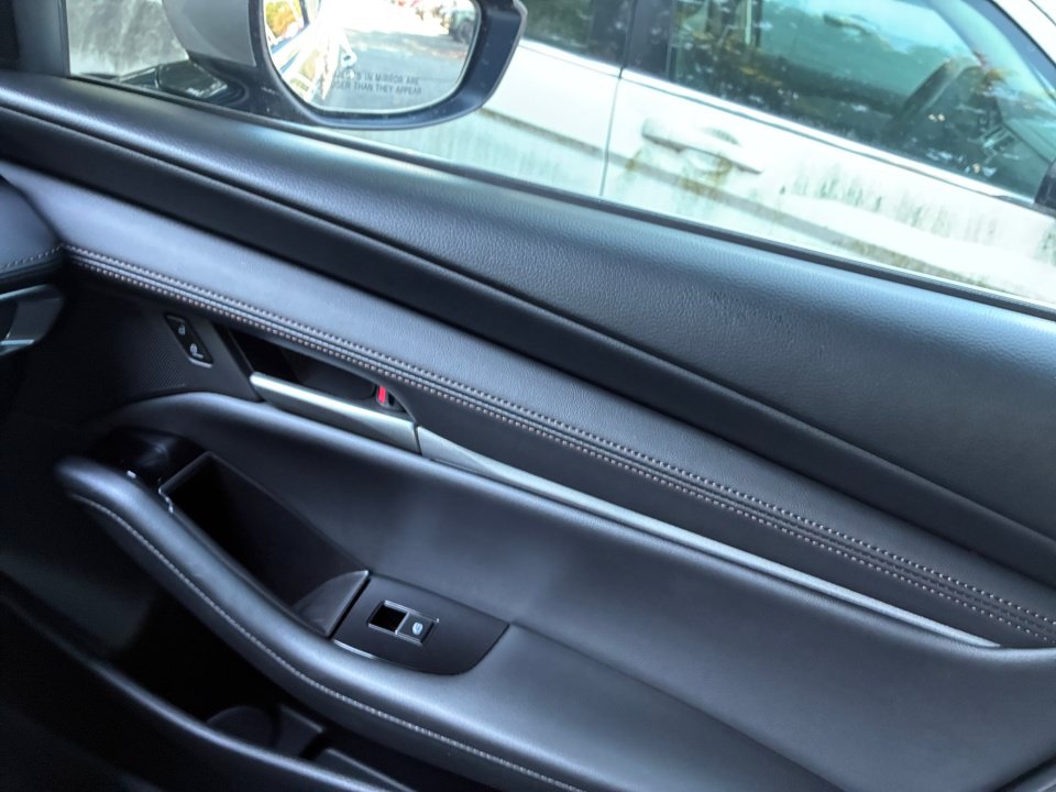 Used 2026 MAZDA MAZDA3 s FWD image 31