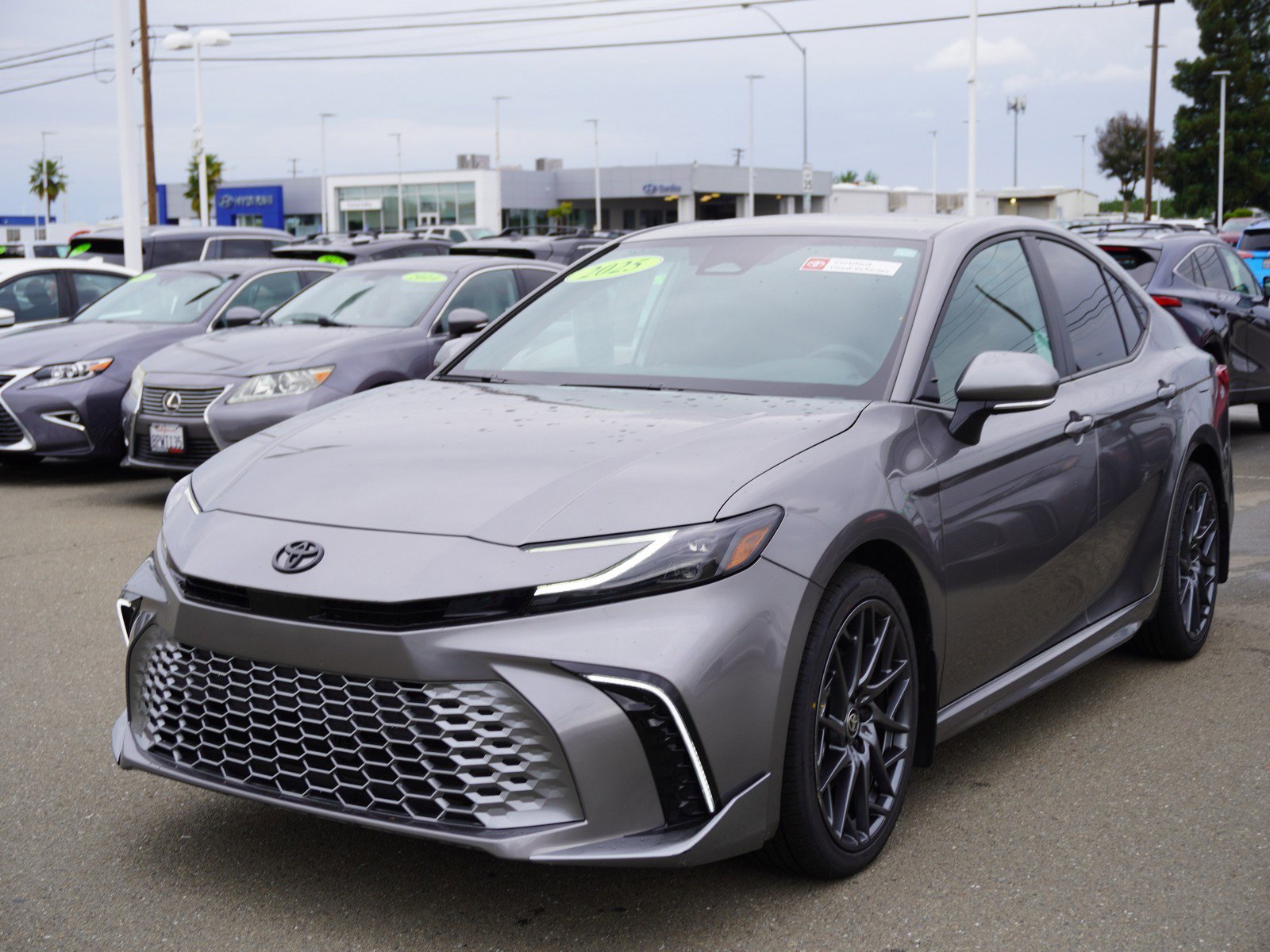 Used 2025 Toyota Camry XSE FWD image 7