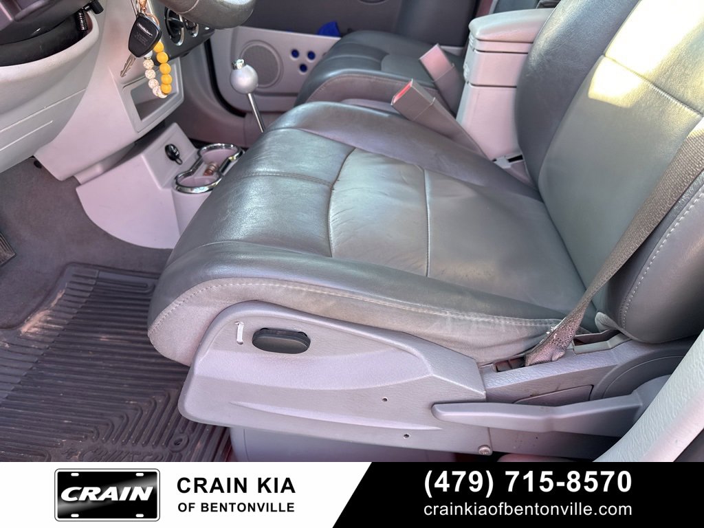 Used 2008 Chrysler PT Cruiser Limited image 13