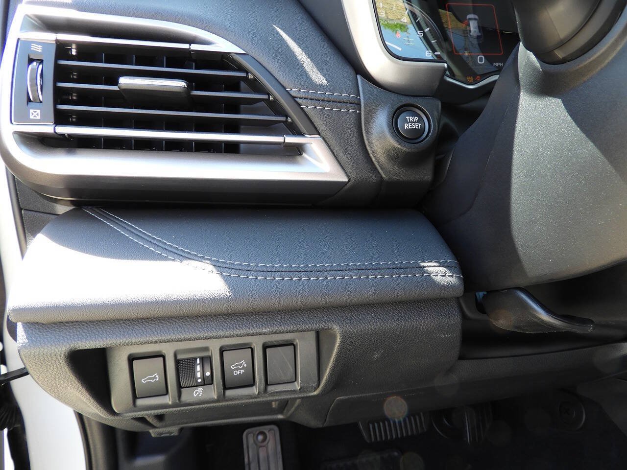 Used 2025 Subaru Outback Limited AWD/4WD image 18