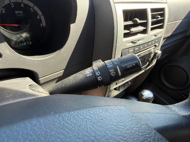 Used 2011 Dodge Nitro Heat AWD/4WD image 27