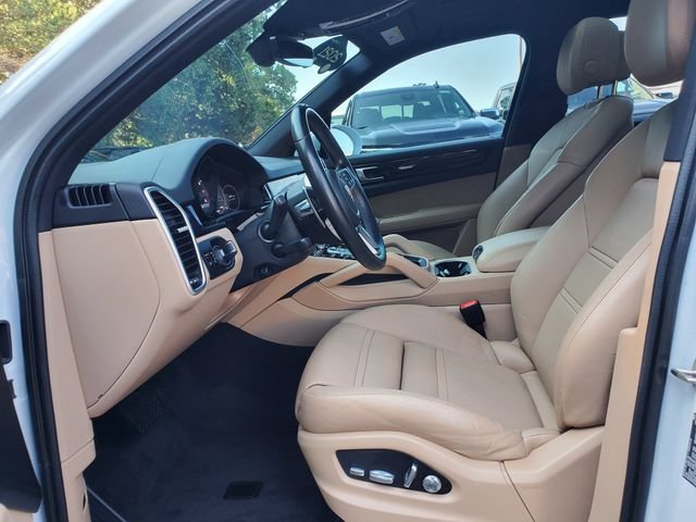 Used 2021 Porsche Cayenne AWD/4WD image 23