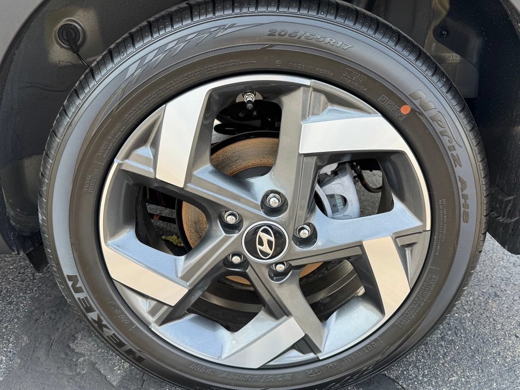 Certified 2026 Hyundai Venue SEL FWD image 31