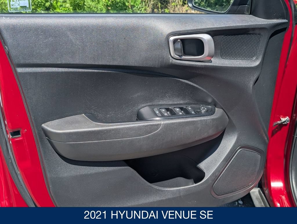 Certified 2021 Hyundai Venue SE FWD image 10