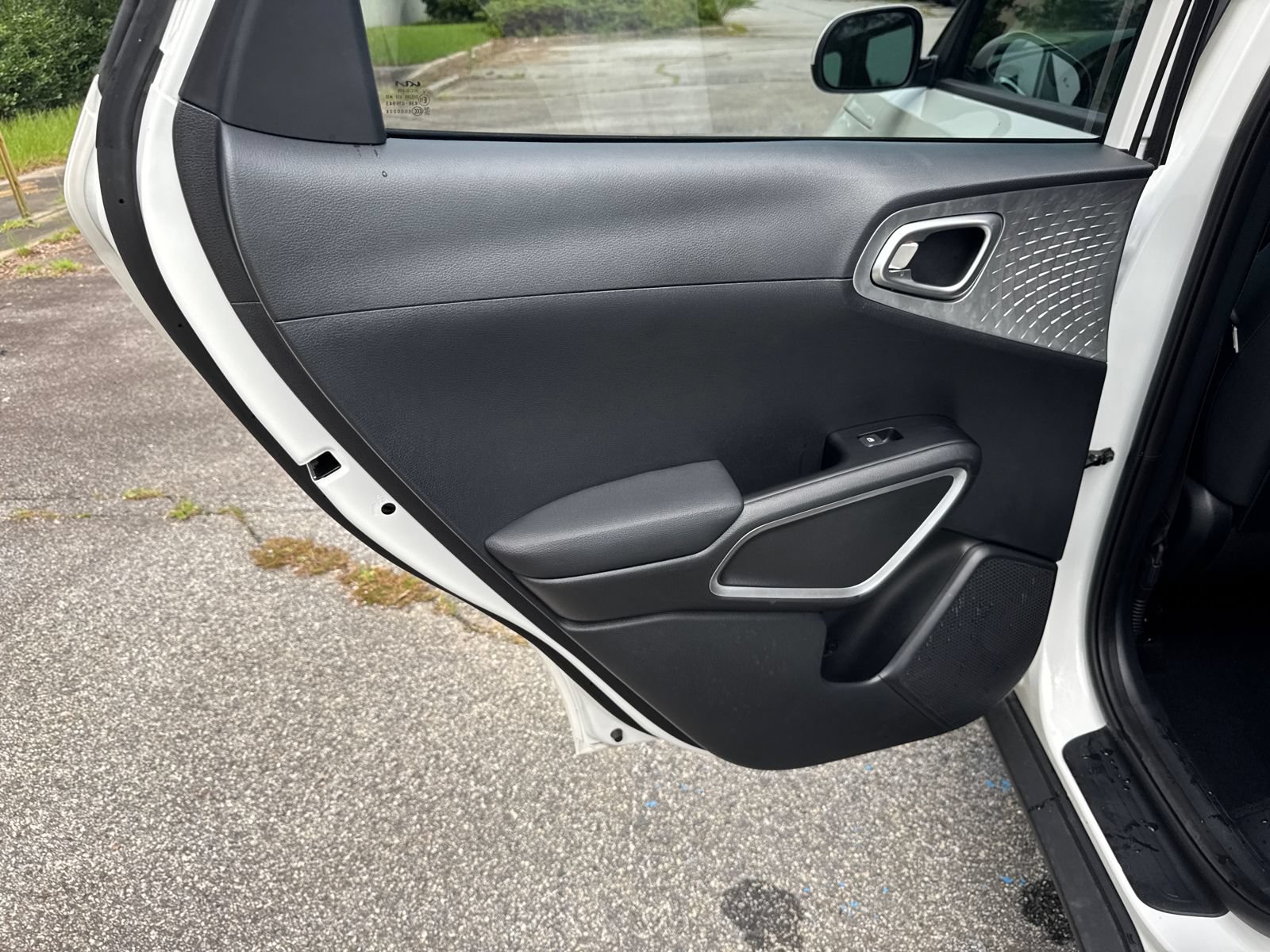Used 2025 Kia Soul LX w/ LX Technology Package FWD image 21