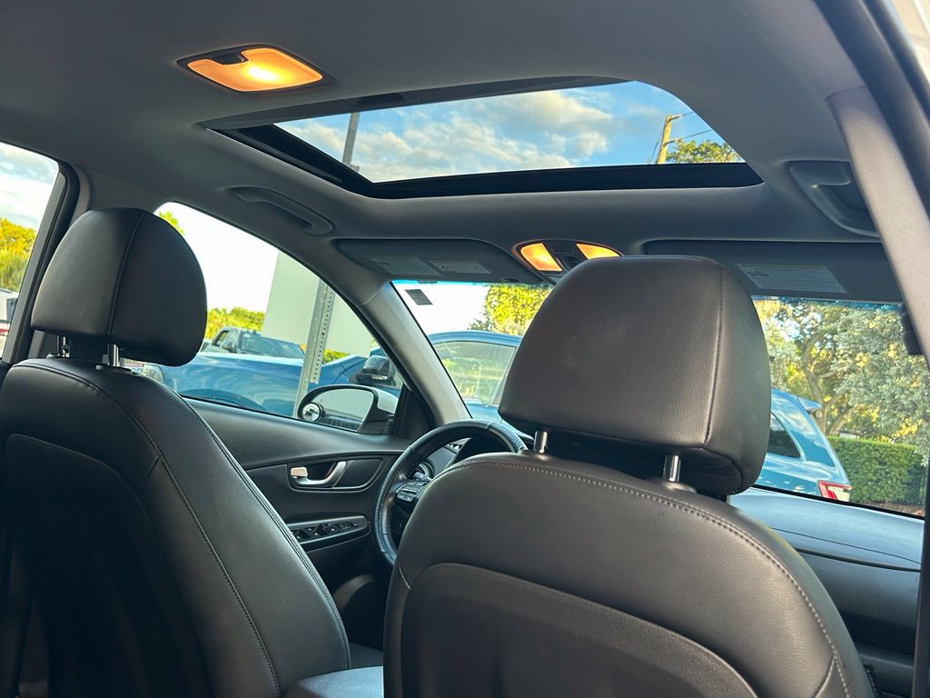Used 2022 Hyundai Kona Limited FWD image 38