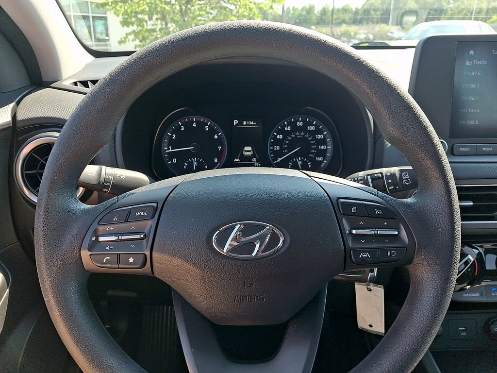 Used 2022 Hyundai Kona SE FWD image 19