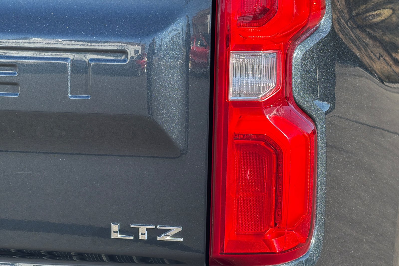 Used 2020 Chevrolet Silverado 1500 LTZ w/ LTZ Plus Package AWD/4WD image 44