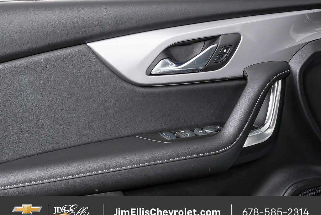 Certified 2025 Chevrolet Blazer LT FWD image 6