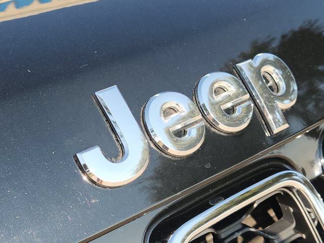 Used 2022 Jeep Grand Cherokee Laredo E w/ Security & Convenience Group AWD/4WD image 13