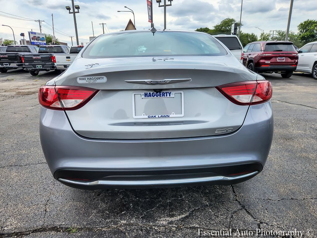 Used 2017 Chrysler 200 Limited Platinum FWD image 5
