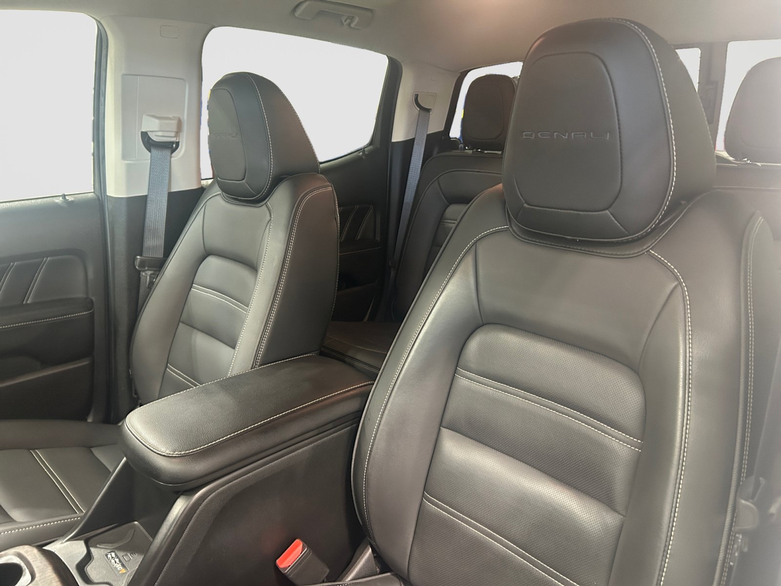 Used 2022 GMC Canyon Denali AWD/4WD image 10