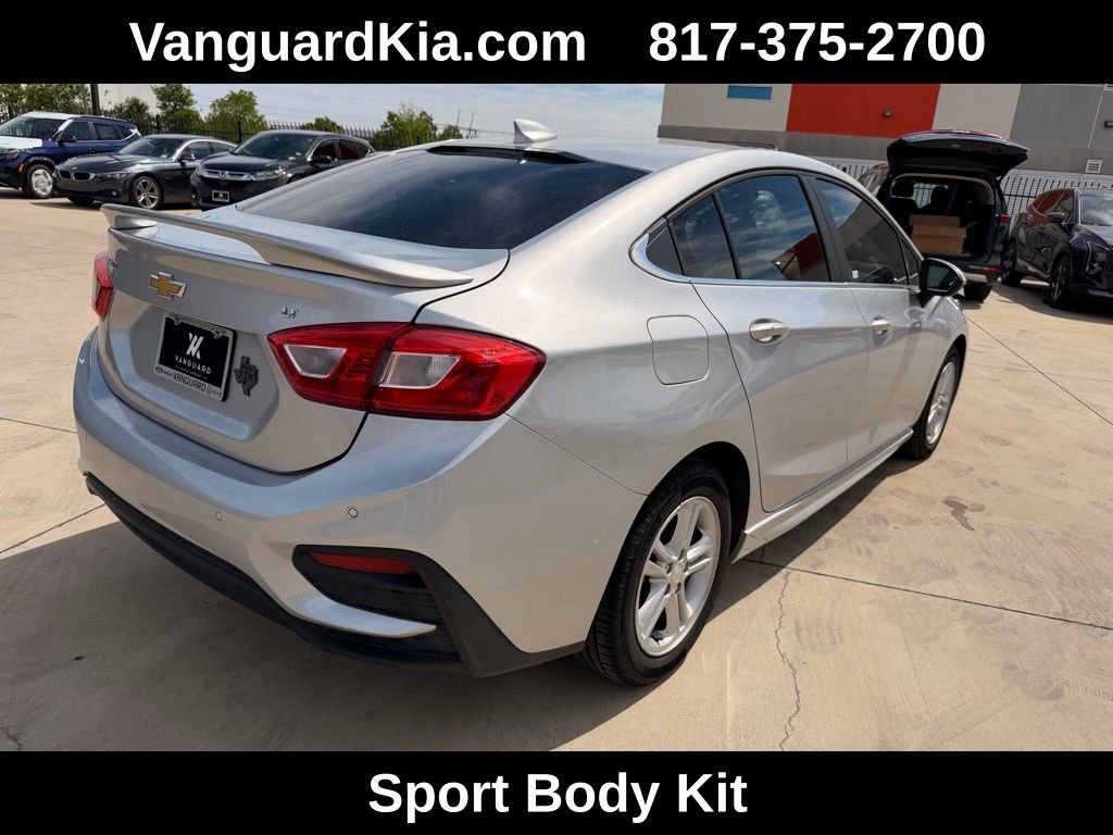 Used 2017 Chevrolet Cruze LT w/ Convenience Package image 4