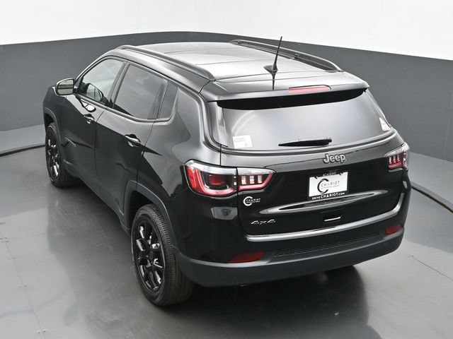 New 2025 Jeep Compass Latitude w/ Sun & Sound Group AWD/4WD image 41