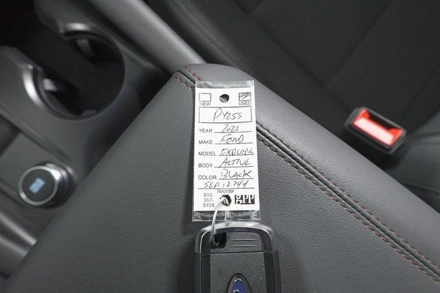 Certified 2025 Ford Explorer Active image 33