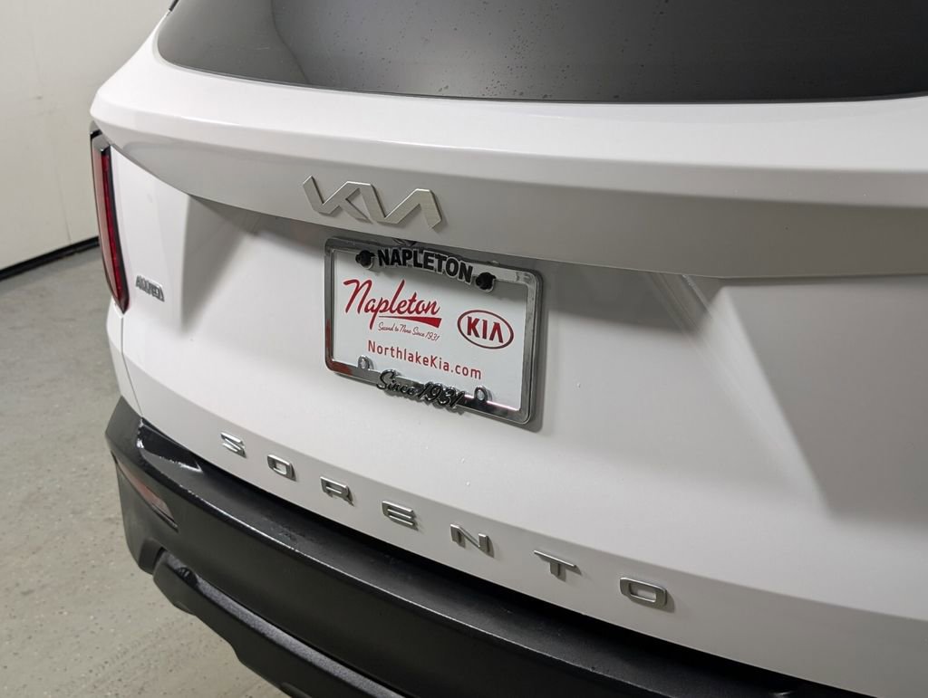 Used 2022 Kia Sorento LX image 7