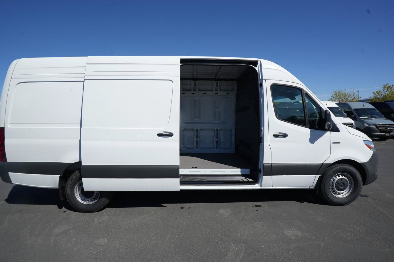 New 2025 Mercedes-Benz eSprinter 170 Cargo image 6
