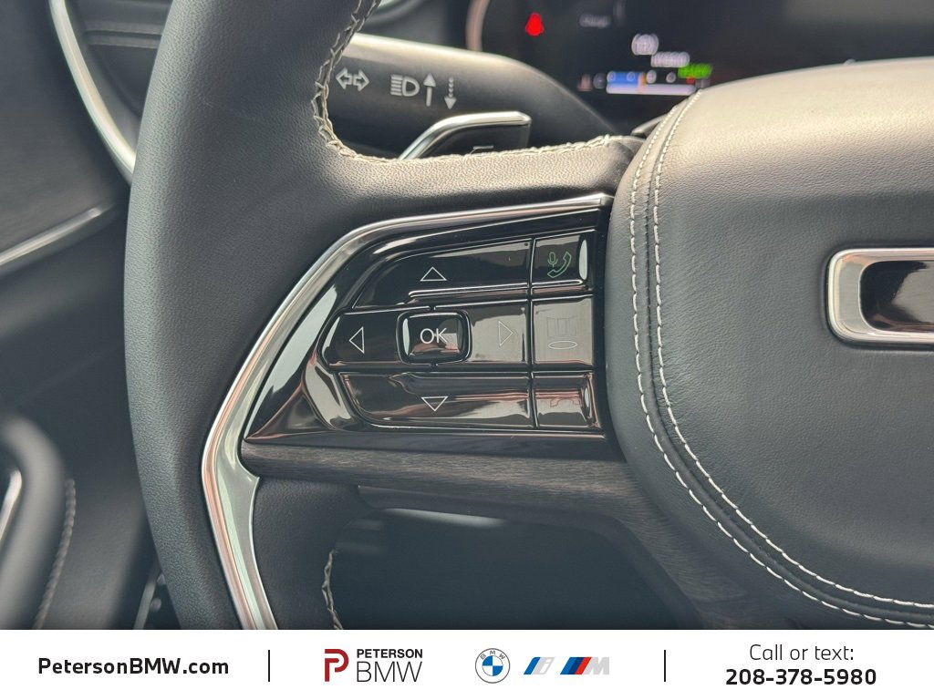 Used 2024 Jeep Grand Cherokee Overland w/ Luxury Tech Group IV image 24