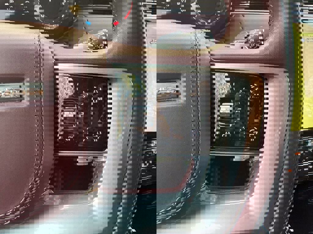 Used 2023 Land Rover Range Rover SE AWD/4WD image 39