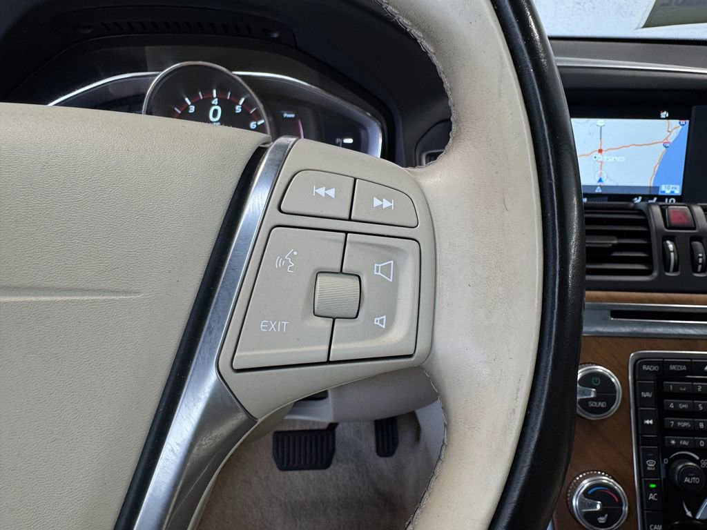 Used 2015 Volvo XC60 T5 Premier w/ Protection Package FWD image 17