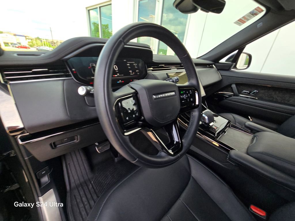 Used 2024 Land Rover Range Rover Sport Dynamic SE image 11