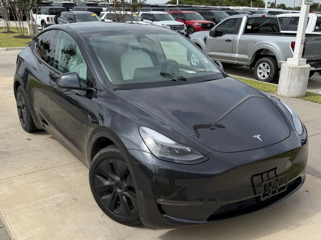 Used 2024 Tesla Model Y Long Range AWD/4WD image 4
