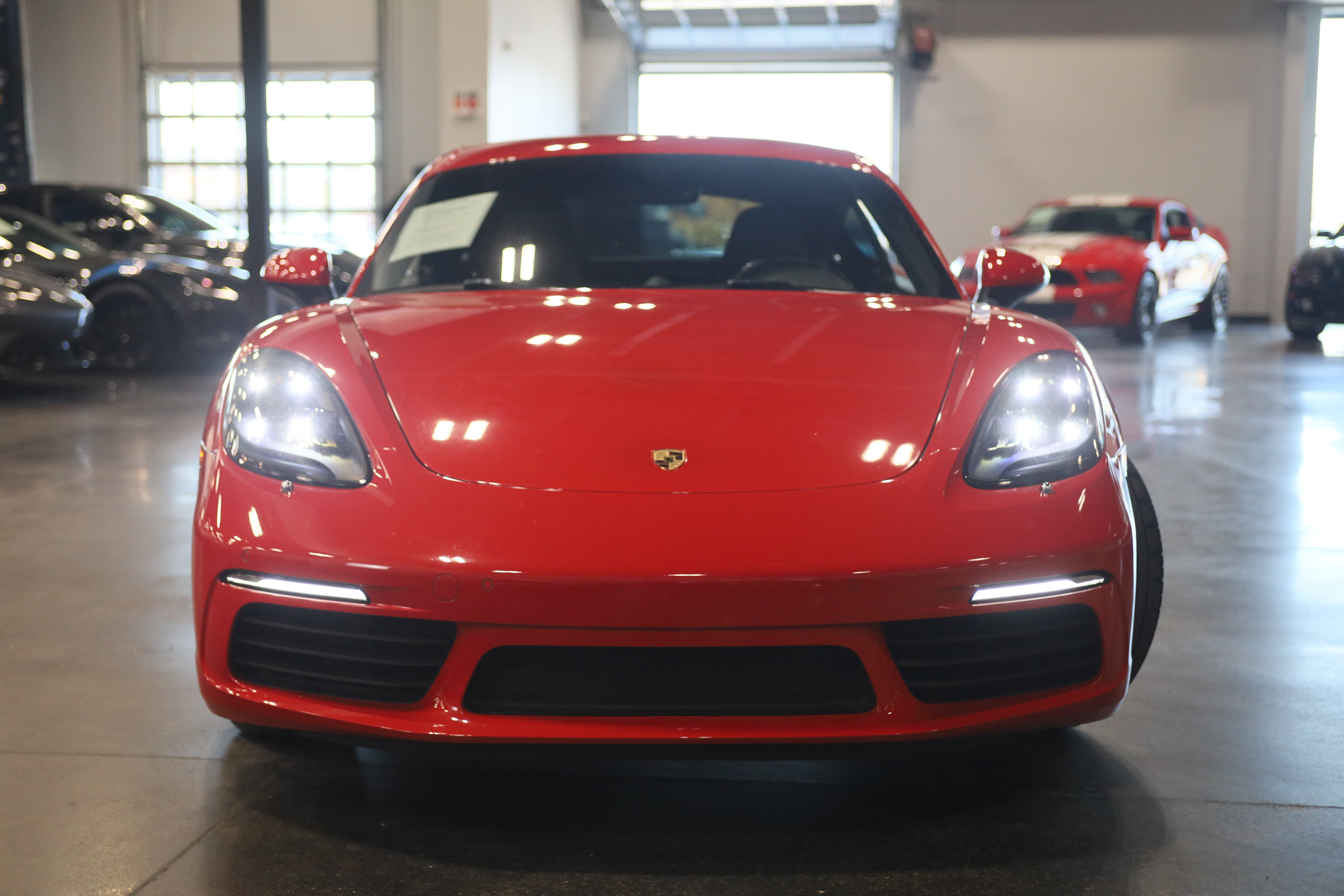 Used 2018 Porsche 718 Cayman RWD image 2