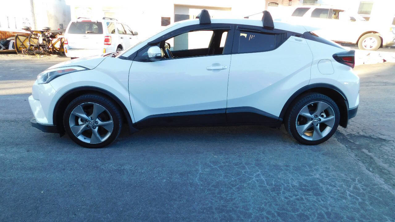 Used 2018 Toyota C-HR XLE image 4