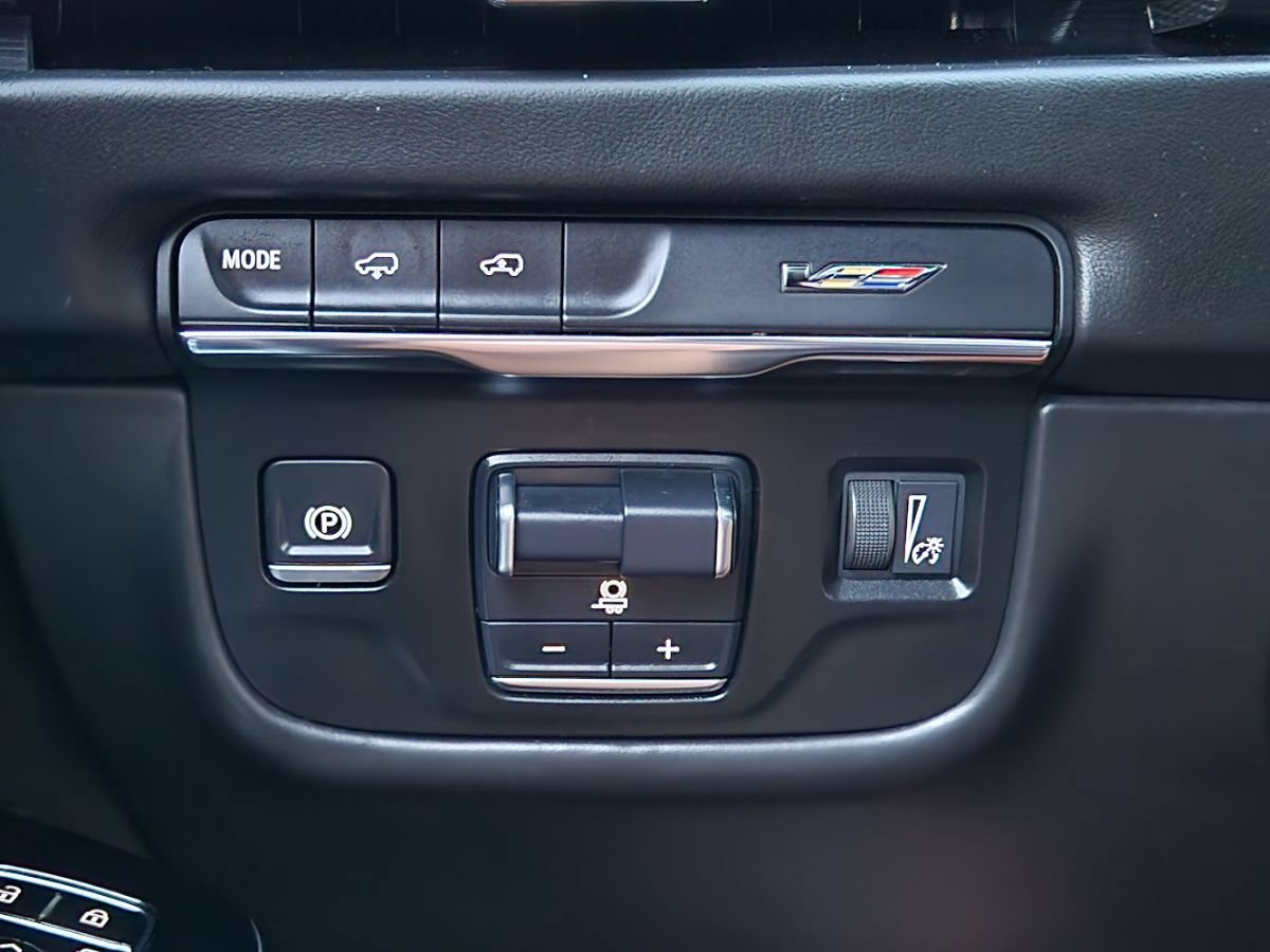 Used 2025 Cadillac Escalade ESV V AWD/4WD image 43