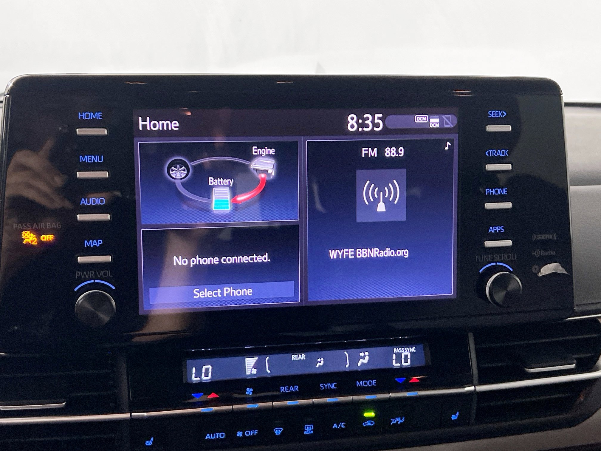 Used 2023 Toyota Sienna XLE FWD image 28