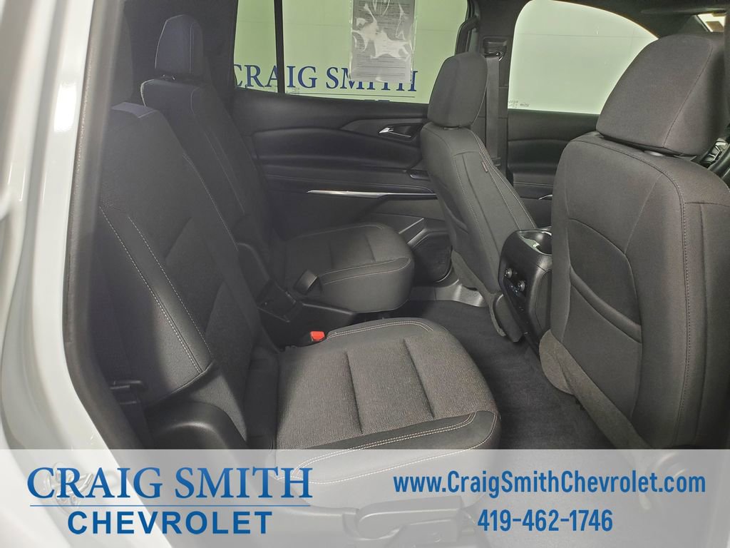 Used 2025 Chevrolet Traverse LT FWD image 15