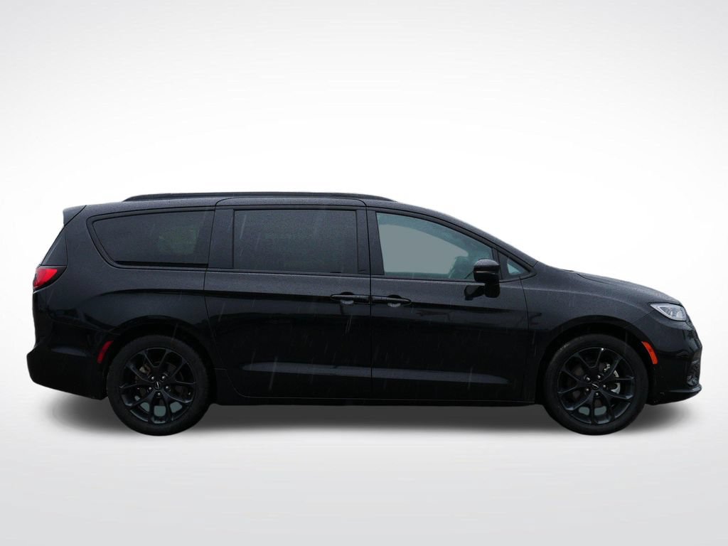 Used 2025 Chrysler Pacifica Limited FWD video 2