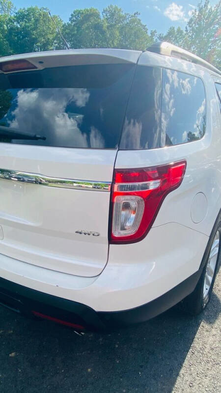 Used 2015 Ford Explorer XLT w/ Equipment Group 202B image 11