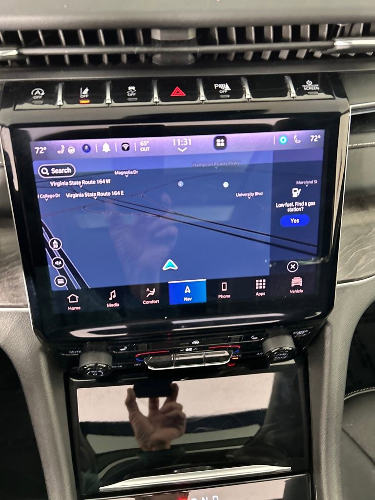 Used 2022 Jeep Grand Cherokee L Limited w/ Black Appearance Package image 14