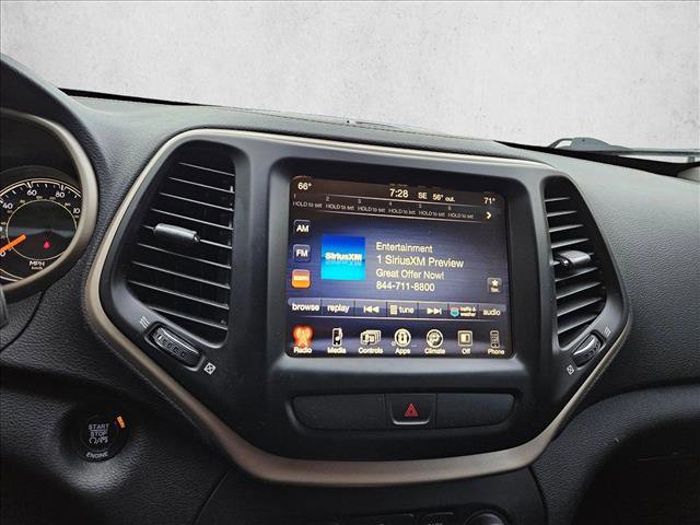 Used 2015 Jeep Cherokee Latitude w/ Comfort/Convenience Group image 11