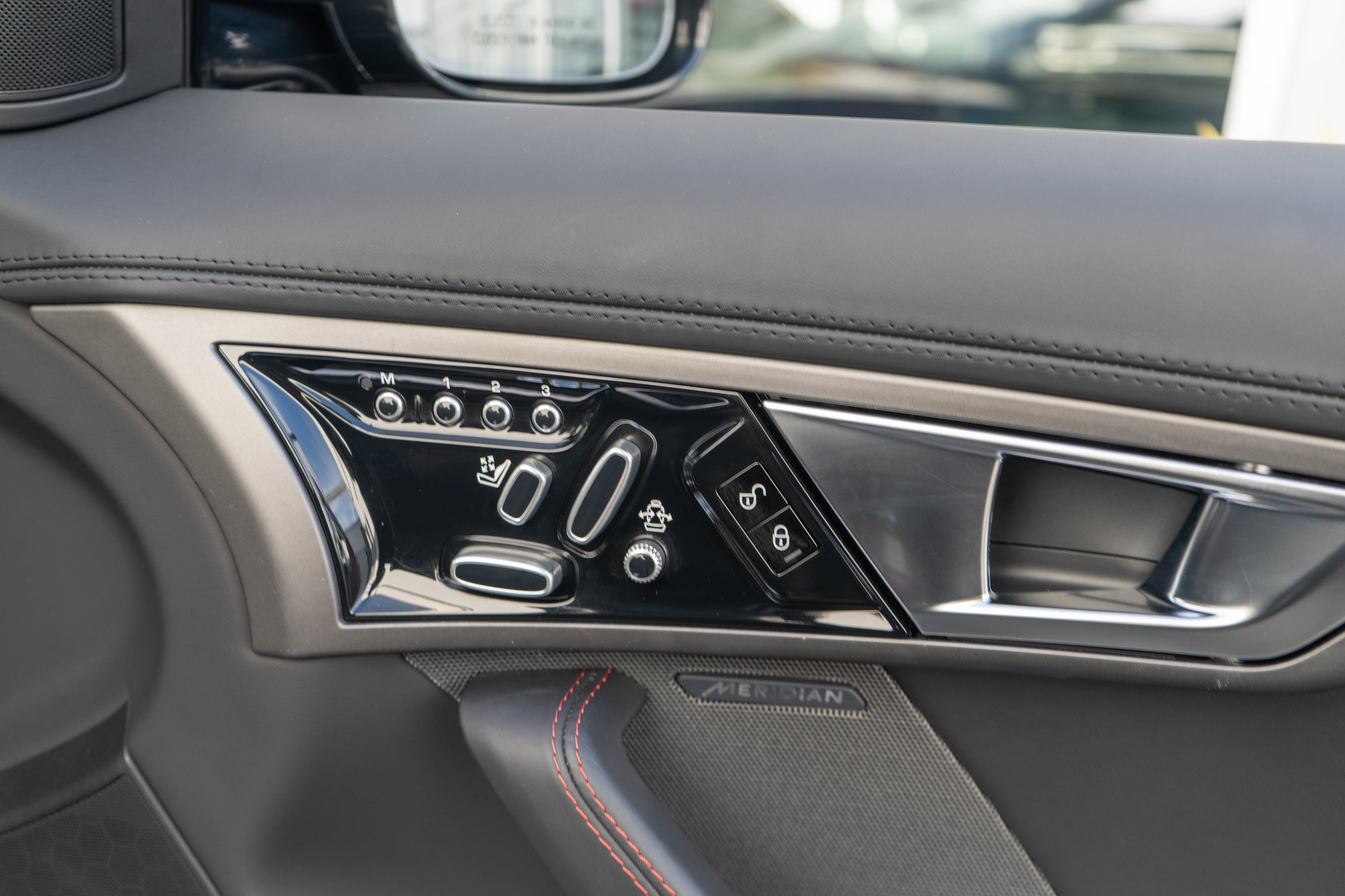 Used 2014 Jaguar F-TYPE S RWD image 25