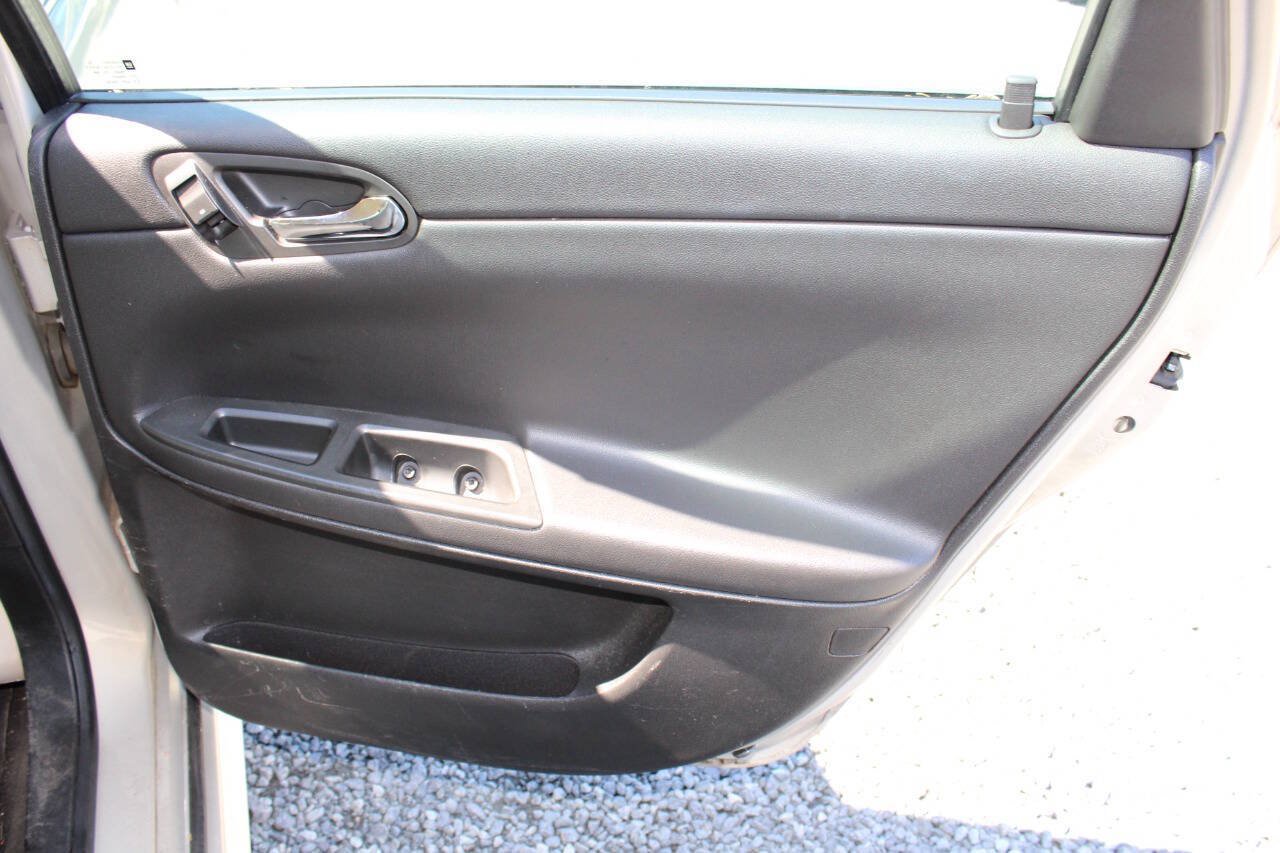 Used 2012 Chevrolet Impala LTZ FWD image 22