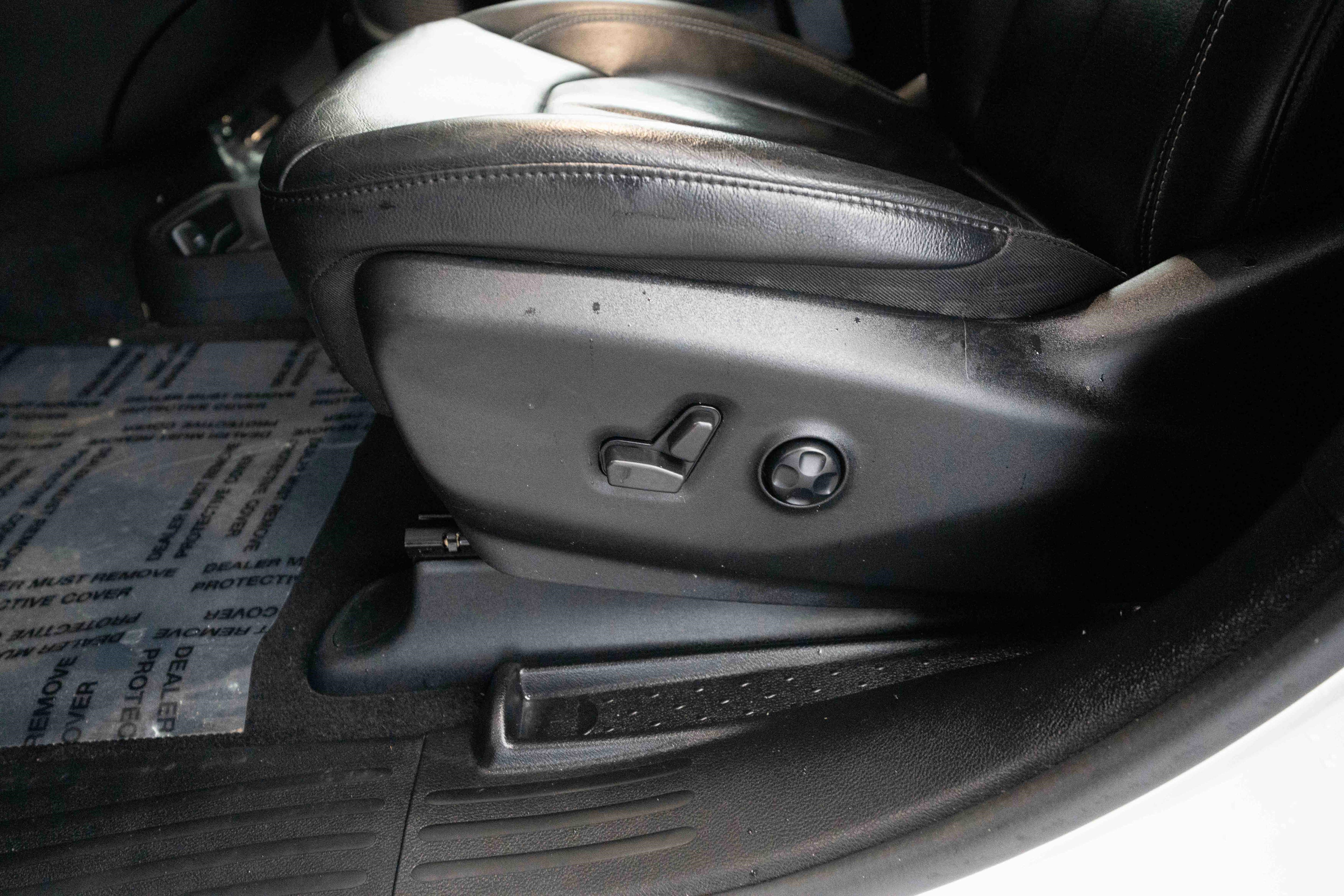 Used 2022 Chrysler Pacifica Touring-L w/ Uconnect Theater Family Group image 12