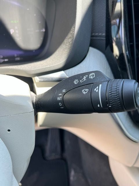 Certified 2025 Volvo XC60 T8 Ultra AWD/4WD image 24