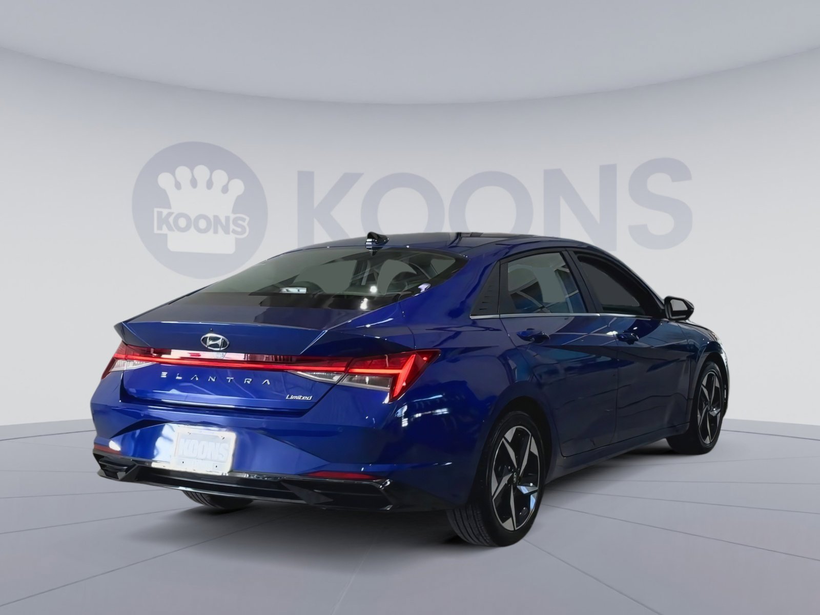 Used 2023 Hyundai Elantra Limited image 11