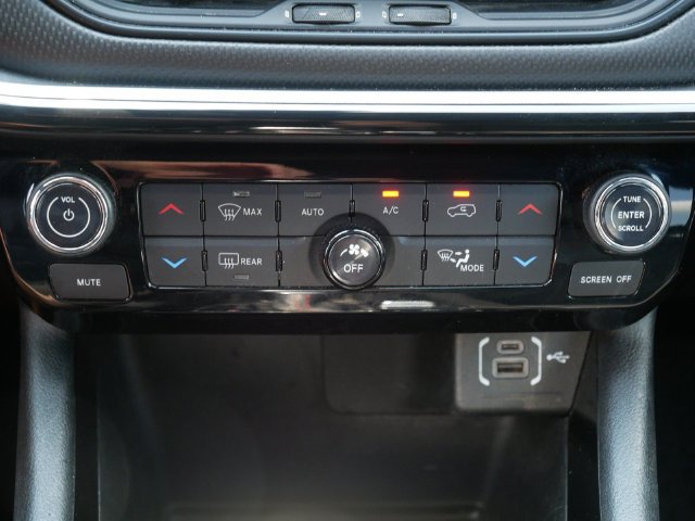 Used 2024 Jeep Compass Trailhawk AWD/4WD image 30