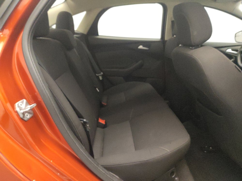 Used 2018 Ford Focus SE image 19