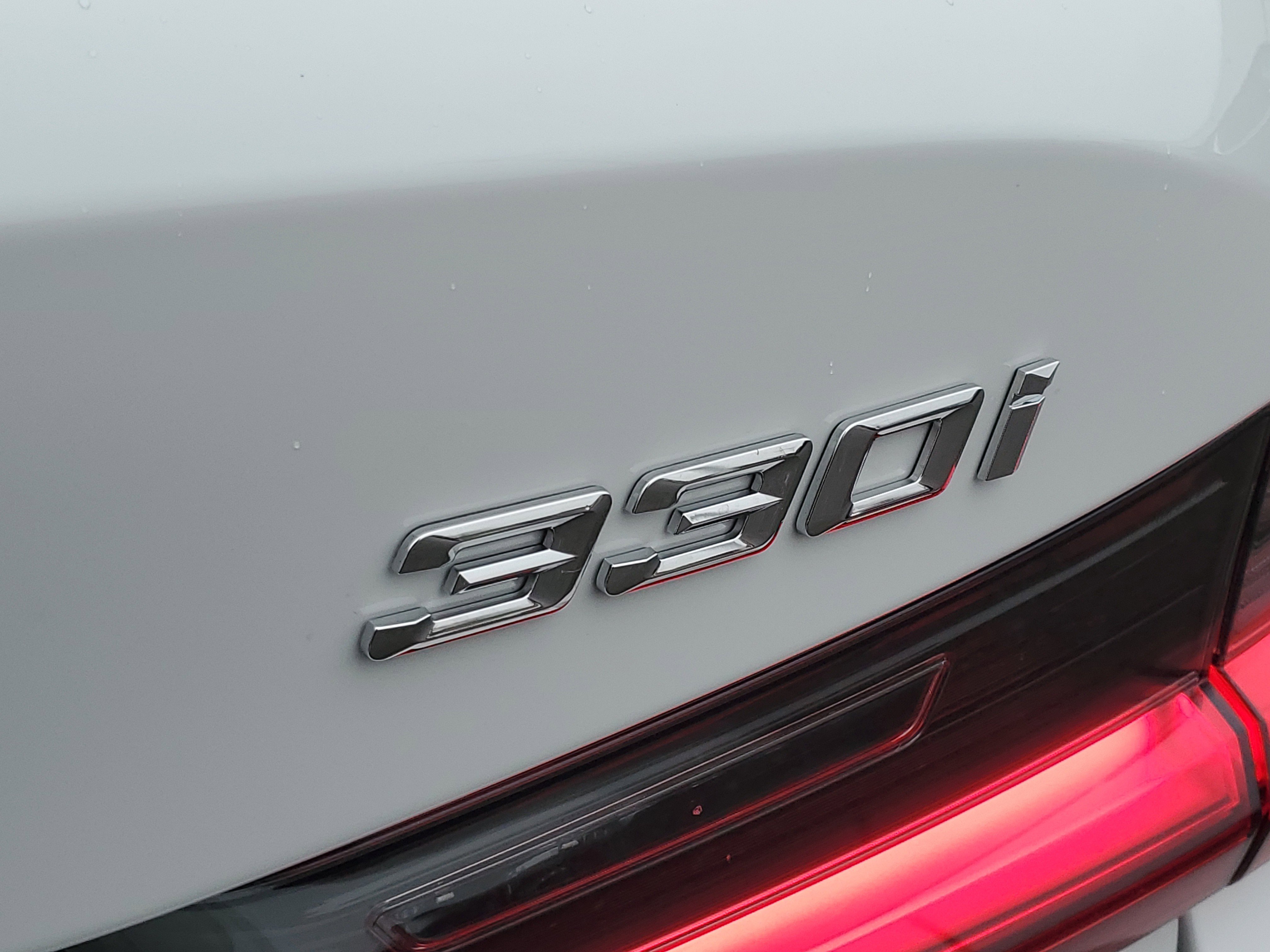 New 2026 BMW 330i xDrive Sedan w/ Convenience Package image 30