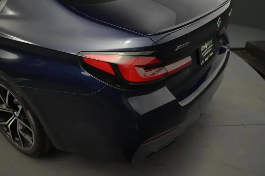 Used 2021 BMW M550i xDrive w/ Executive Package AWD/4WD image 17