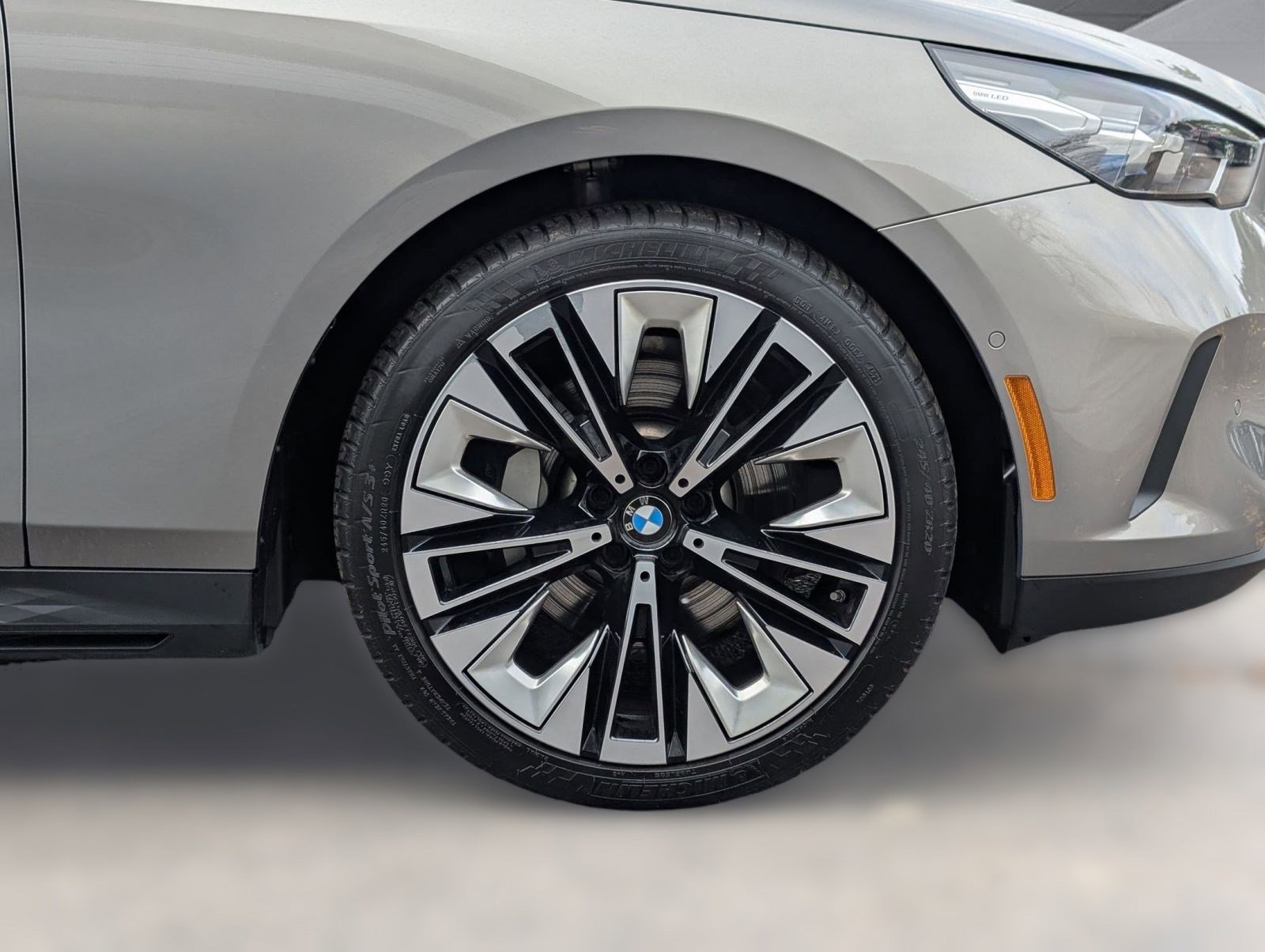 Certified 2025 BMW 530i RWD image 12