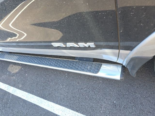 Used 2019 RAM 1500 Laramie AWD/4WD image 12